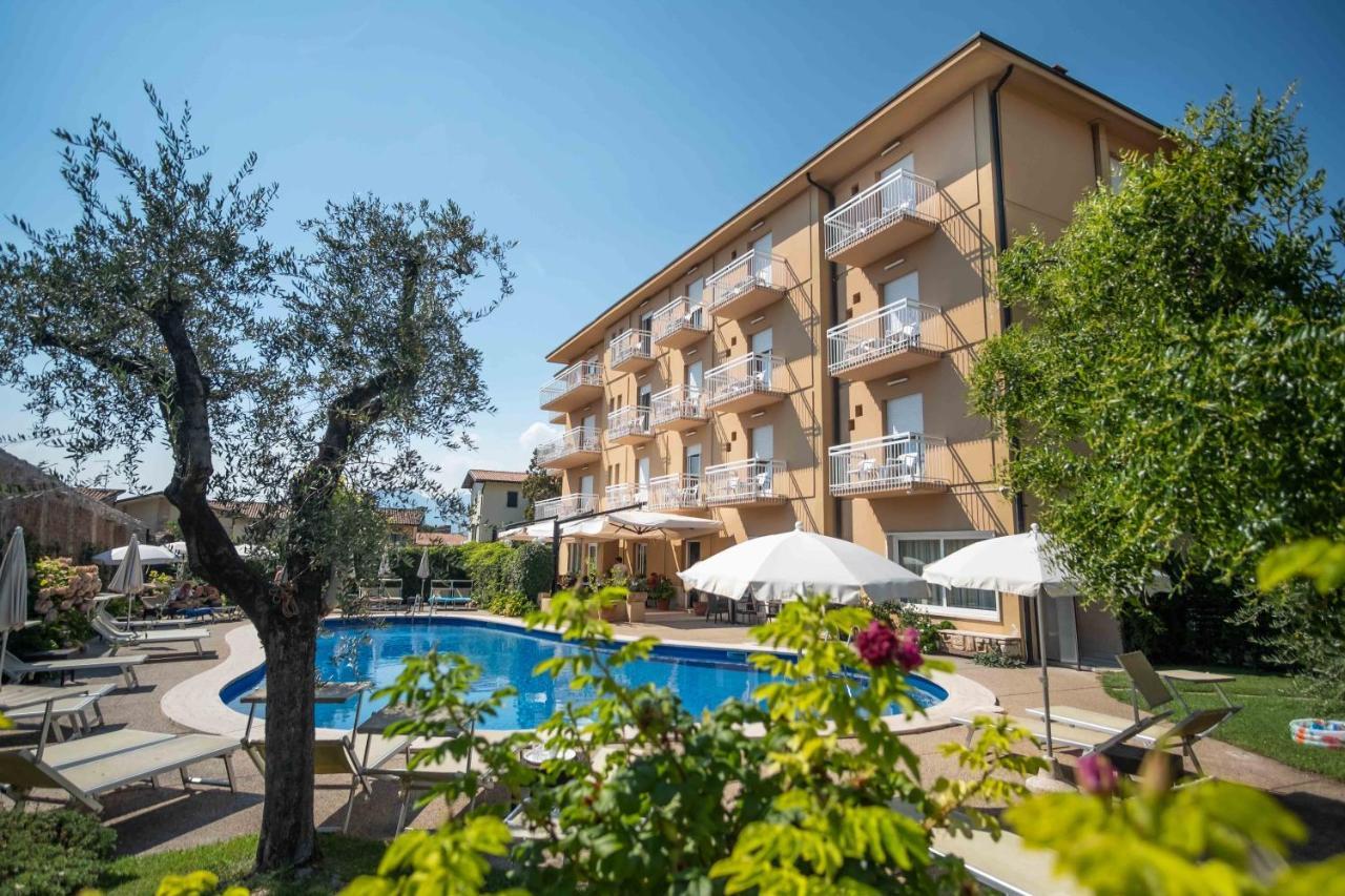 Hotel Romeo Torri Del Benaco Dış mekan fotoğraf