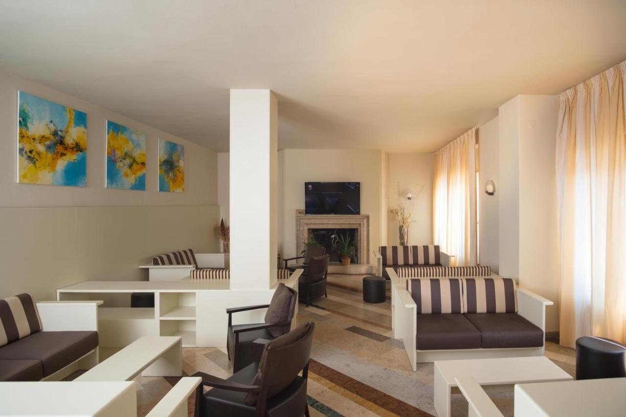 Hotel Romeo Torri Del Benaco Dış mekan fotoğraf