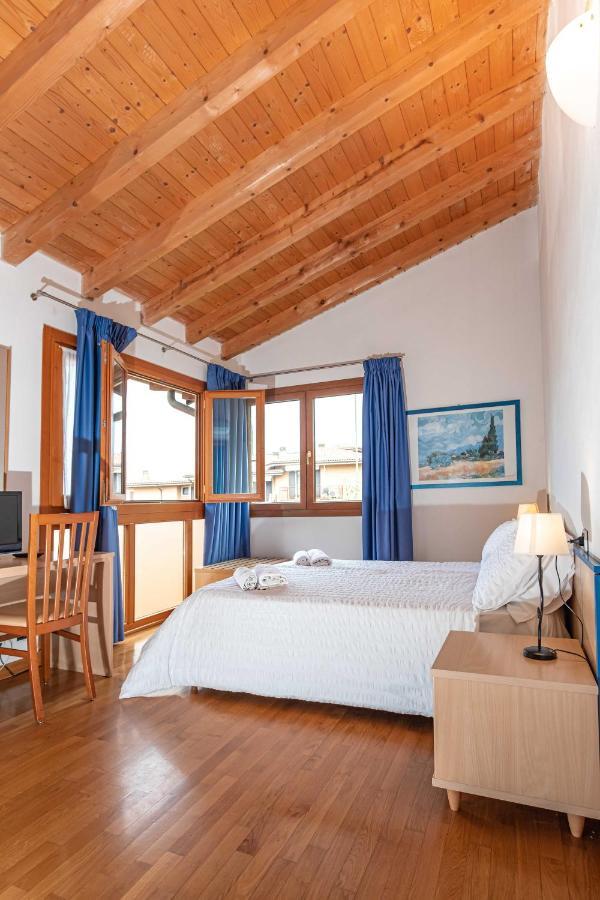 Hotel Romeo Torri Del Benaco Dış mekan fotoğraf