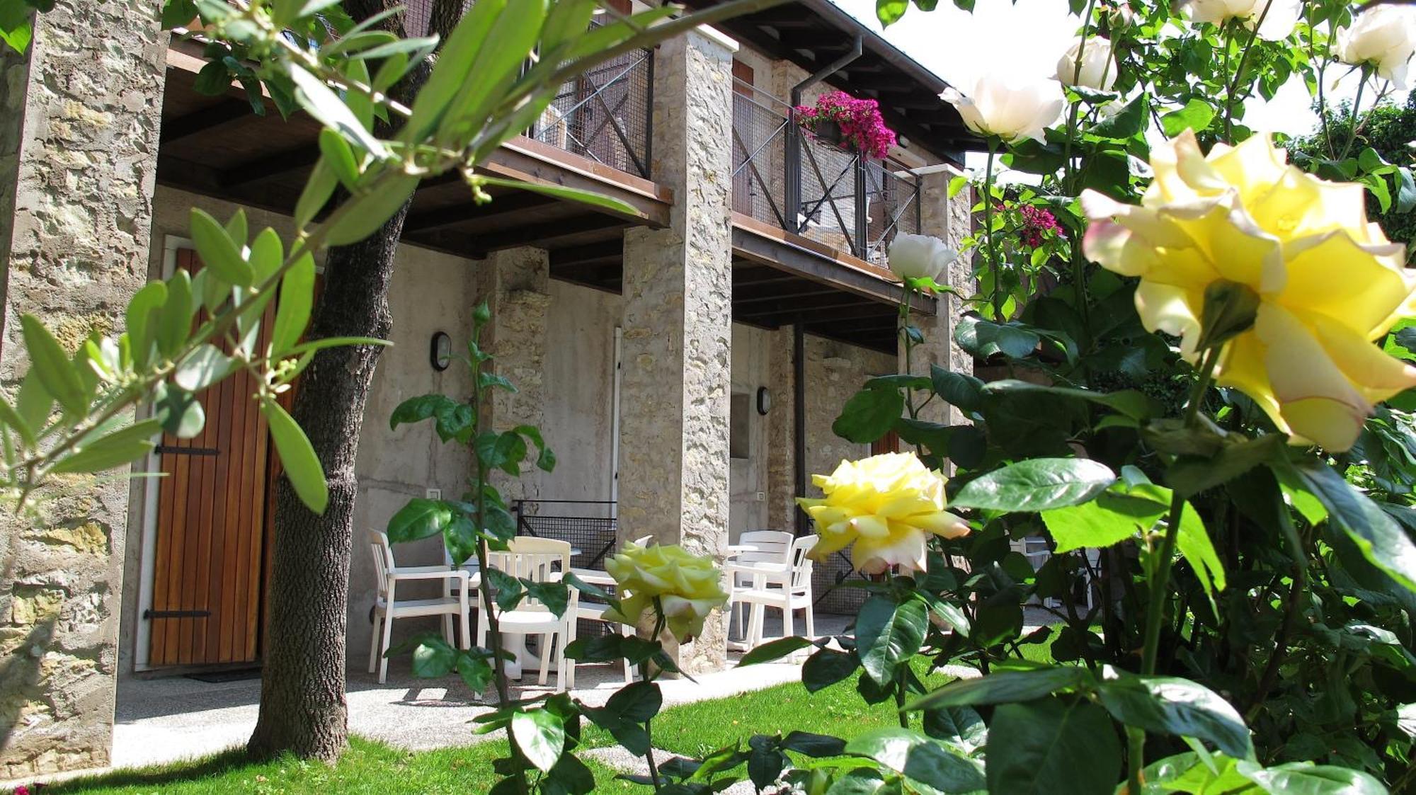 Hotel Romeo Torri Del Benaco Dış mekan fotoğraf