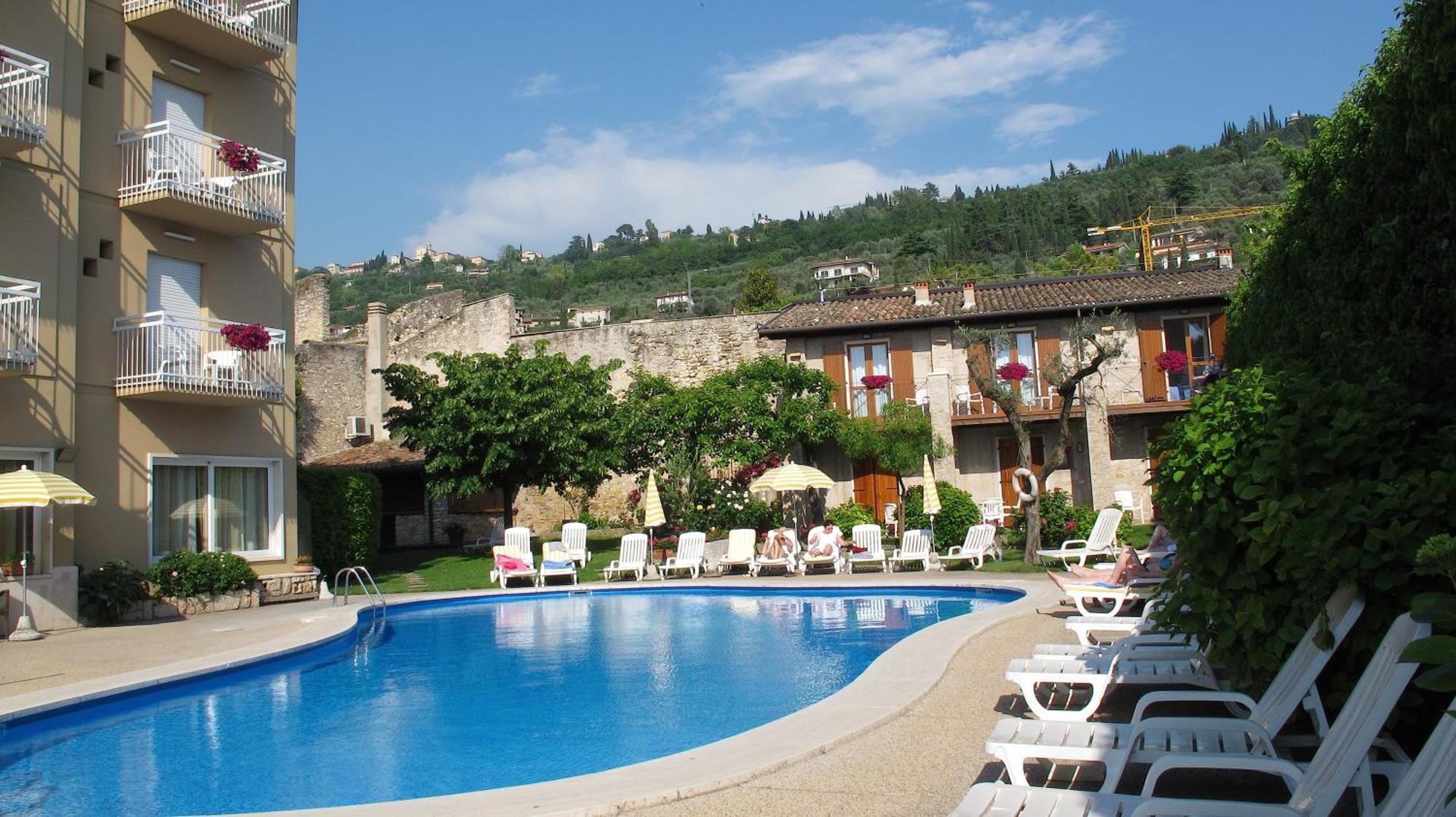 Hotel Romeo Torri Del Benaco Dış mekan fotoğraf
